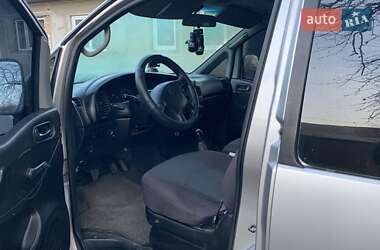 Грузопассажирский фургон Hyundai H-1 2004 в 
