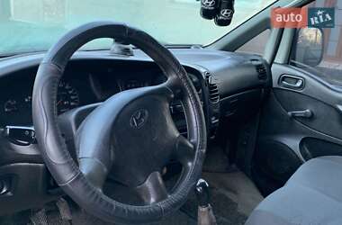 Грузопассажирский фургон Hyundai H-1 2004 в 