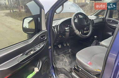 Минивэн Hyundai H-1 2004 в 