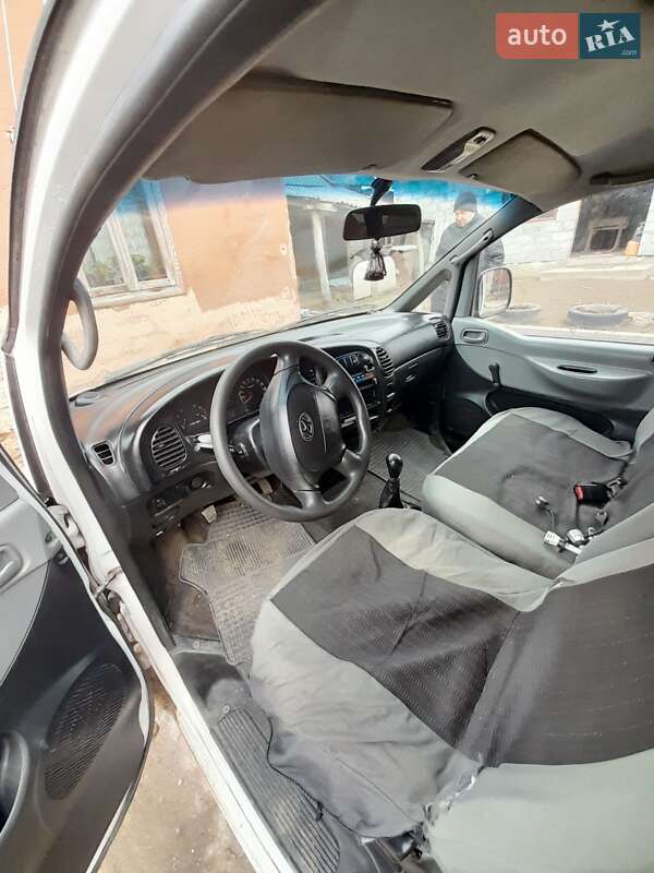 Минивэн Hyundai H-1 2004 в Львове