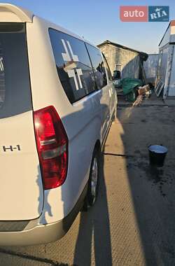 Минивэн Hyundai H-1 2012 в 