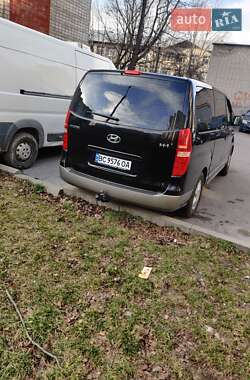 Минивэн Hyundai H-1 2010 в 
