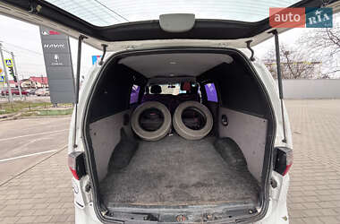 Грузовой фургон Hyundai H-1 2004 в 
