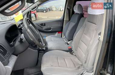 Минивэн Hyundai H-1 2010 в 