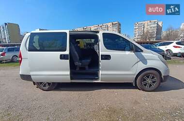 Минивэн Hyundai H-1 2011 в 
