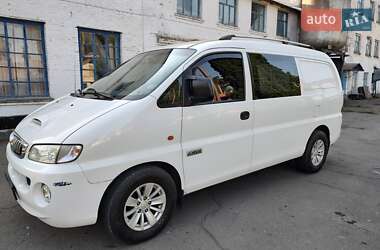 Минивэн Hyundai H-1 2007 в 