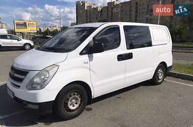 Минивэн Hyundai H-1 2009 в 