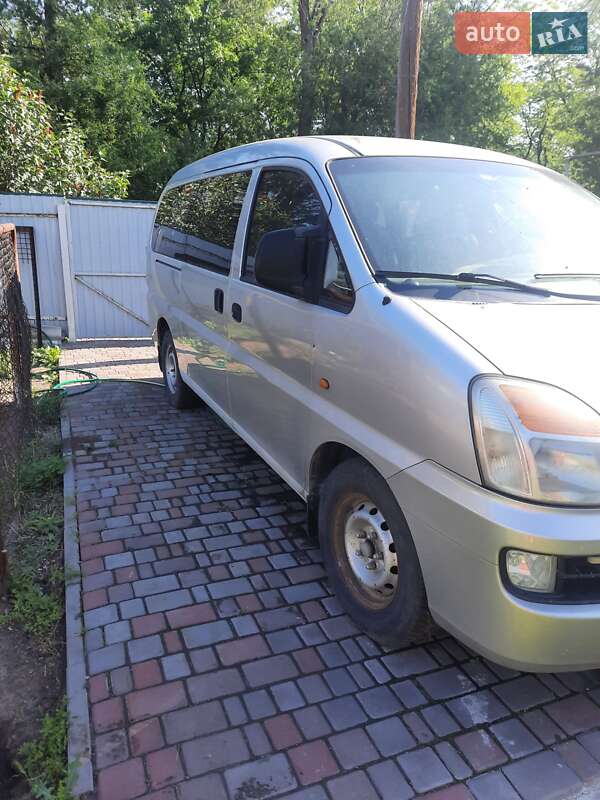 Минивэн Hyundai H-1 2005 в Днепре