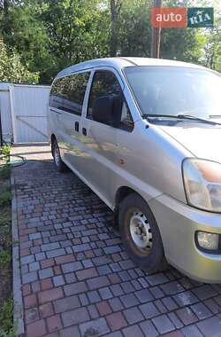 Минивэн Hyundai H-1 2005 в 