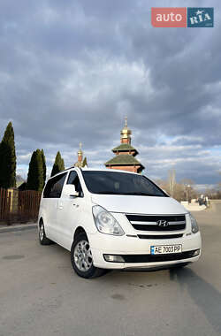 Минивэн Hyundai H-1 2008 в 