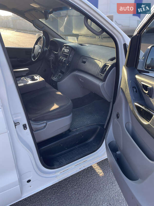 Мінівен Hyundai H-1 2008 в Дніпрі