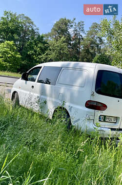Вантажопасажирський фургон Hyundai H-1 2000 в 