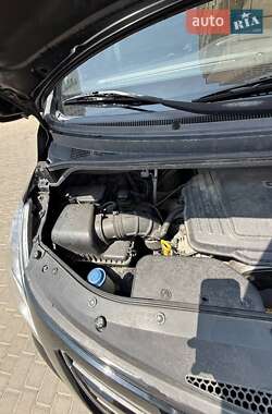 Грузовой фургон Hyundai H-1 2009 в 