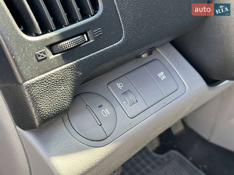 Мінівен Hyundai H-1 2011 в Одесі