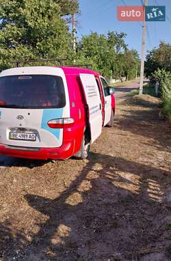 Минивэн Hyundai H-1 2005 в 