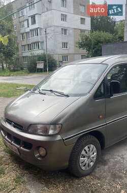 Минивэн Hyundai H-1 1999 в 