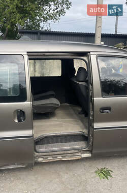 Минивэн Hyundai H-1 1999 в 