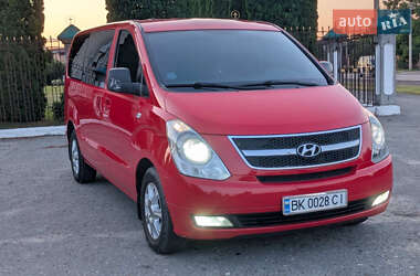 Минивэн Hyundai H-1 2010 в Дубно