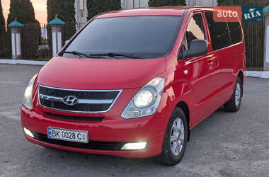 Минивэн Hyundai H-1 2010 в 