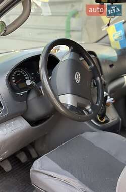 Минивэн Hyundai H-1 2011 в 