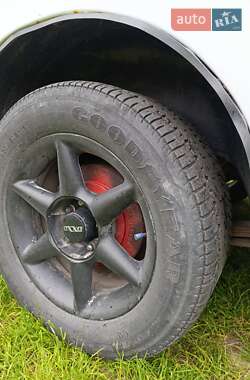 Грузовой фургон Hyundai H-1 2001 в 
