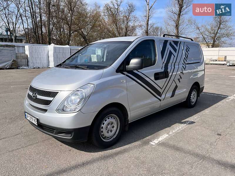 Вантажний фургон Hyundai H-1 2008 в Кременчуці