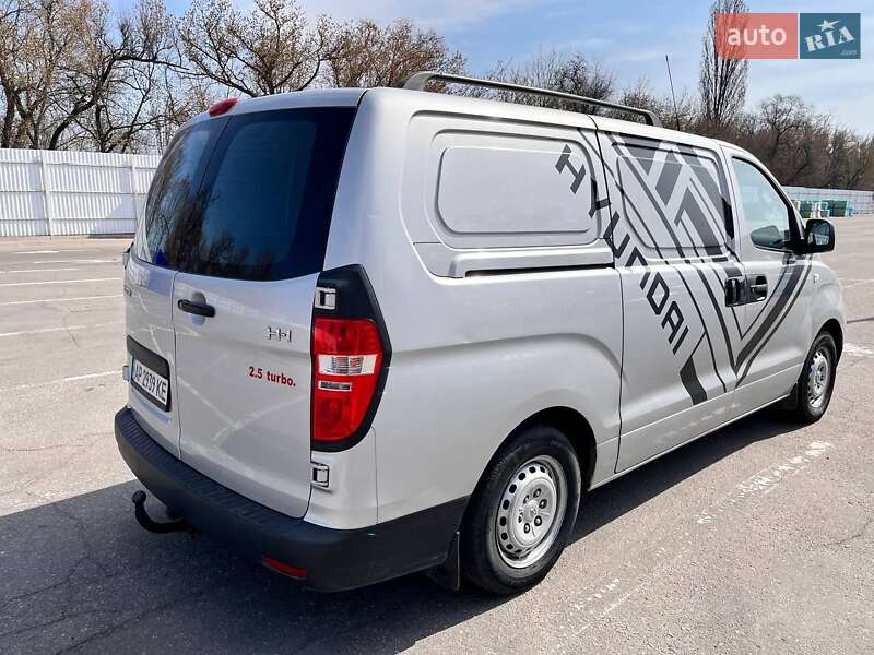 Вантажний фургон Hyundai H-1 2008 в Кременчуці