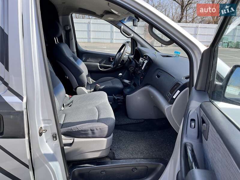 Вантажний фургон Hyundai H-1 2008 в Кременчуці