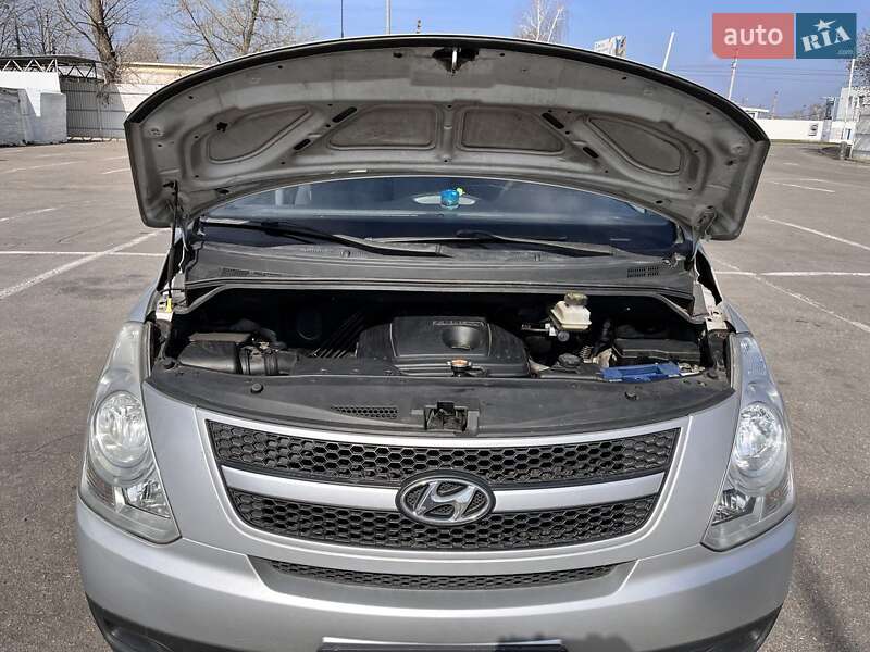 Вантажний фургон Hyundai H-1 2008 в Кременчуці