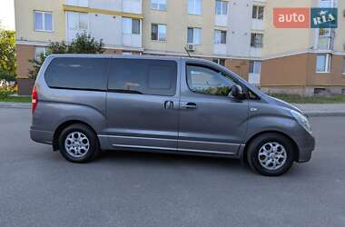 Минивэн Hyundai H-1 2011 в 