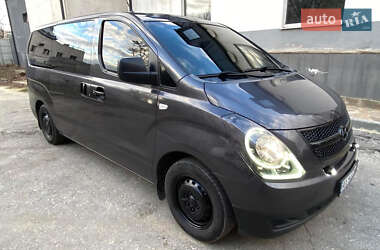 Минивэн Hyundai H-1 2008 в 