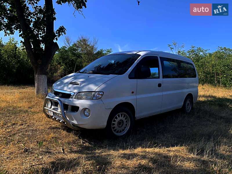 Минивэн Hyundai H-1 2001 в Врадиевке