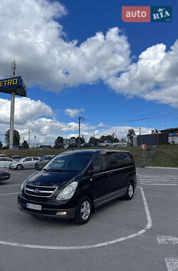 Минивэн Hyundai H-1 2010 в 
