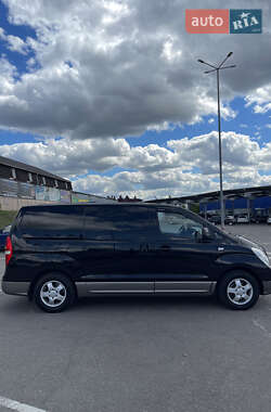 Минивэн Hyundai H-1 2010 в 