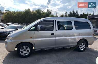 Минивэн Hyundai H-1 2006 в 