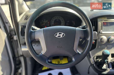 Минивэн Hyundai H-1 2008 в 