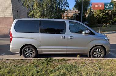 Минивэн Hyundai H-1 2020 в 