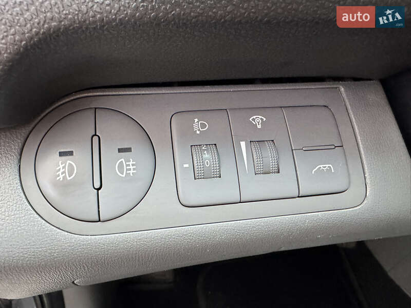 Минивэн Hyundai H-1 2020 в Киеве фото 26 Минивэн Hyundai H-1 2020 в Киеве