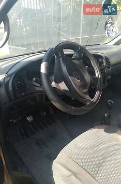 Минивэн Hyundai H-1 2003 в 