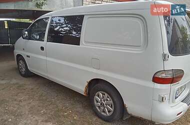 Минивэн Hyundai H-1 2005 в 