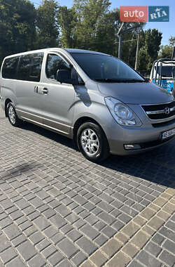 Мінівен Hyundai H-1 2011 в Дніпрі