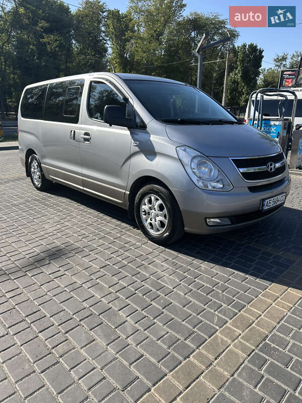 Мінівен Hyundai H-1 2011 в Дніпрі