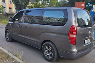 Минивэн Hyundai H-1 2010 в 