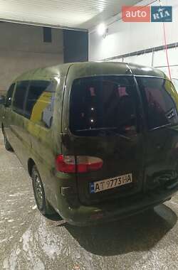 Минивэн Hyundai H-1 2001 в 