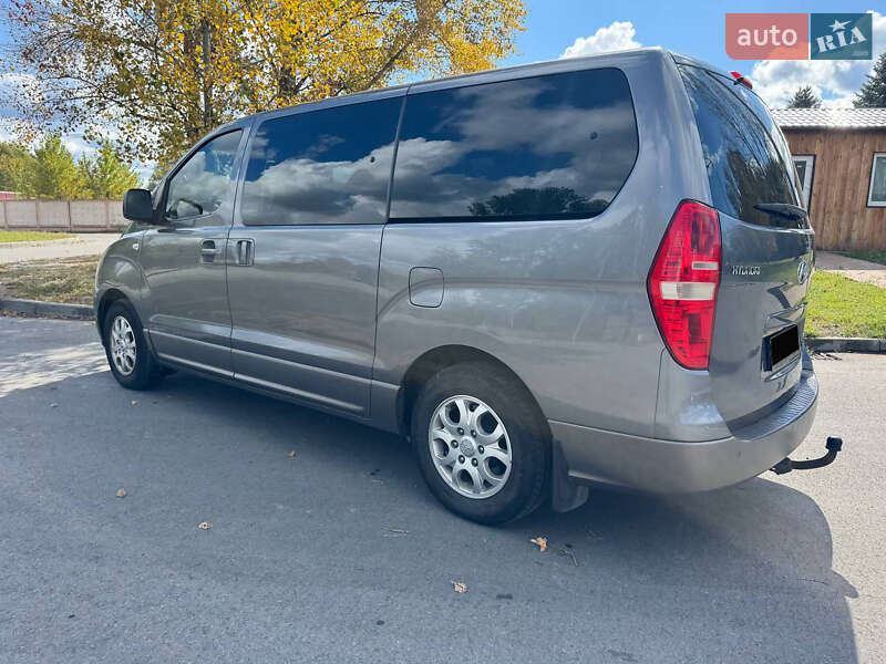 Hyundai H-1 2010