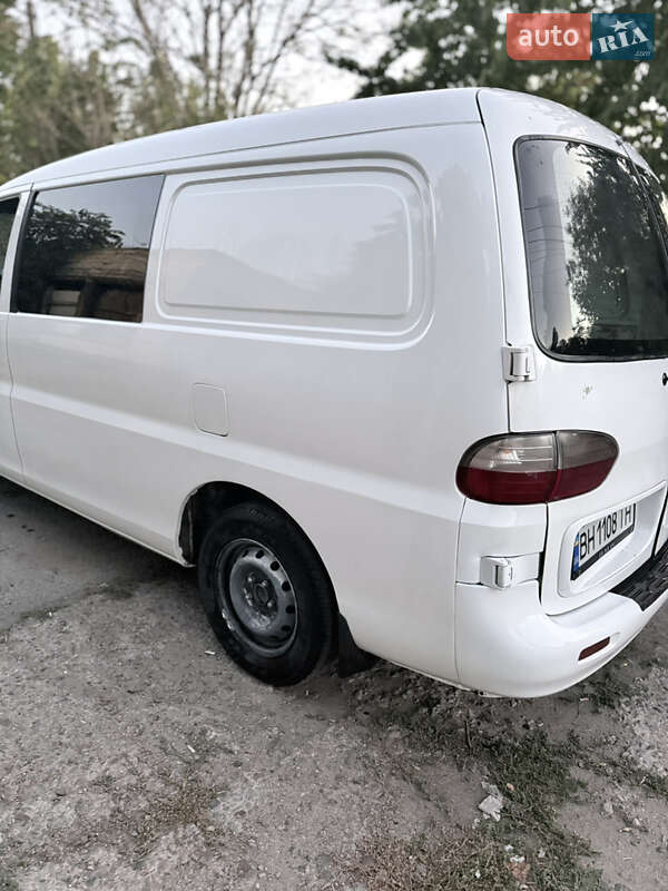 Вантажний фургон Hyundai H-1 2005 в Одесі