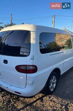 Мінівен Hyundai H-1 2000 в 