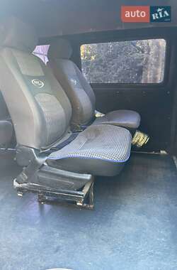 Мінівен Hyundai H-1 2000 в 