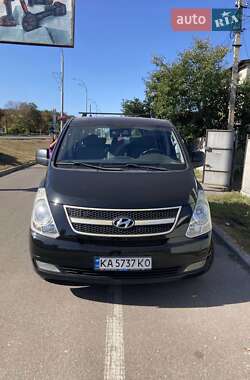 Мінівен Hyundai H-1 2011 в 