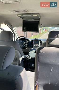 Мінівен Hyundai H-1 2011 в 